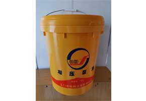 本產(chǎn)品是由潤滑油餾分油經(jīng)脫蠟深度精制、蒸餾切割、高真空脫氣等工藝制備而成。本產(chǎn)品適用于各種增壓泵的工作液，如真空冶煉、塑料連續(xù)噴鍍金屬，真空蒸餾及低密度風(fēng)洞裝置等增壓泵的用油。1、性能特點(diǎn)較低的飽和蒸